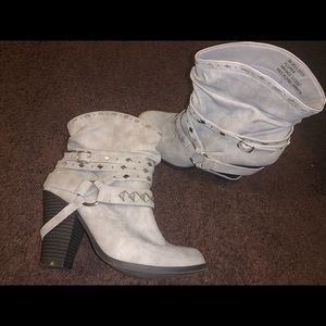 Grey boots